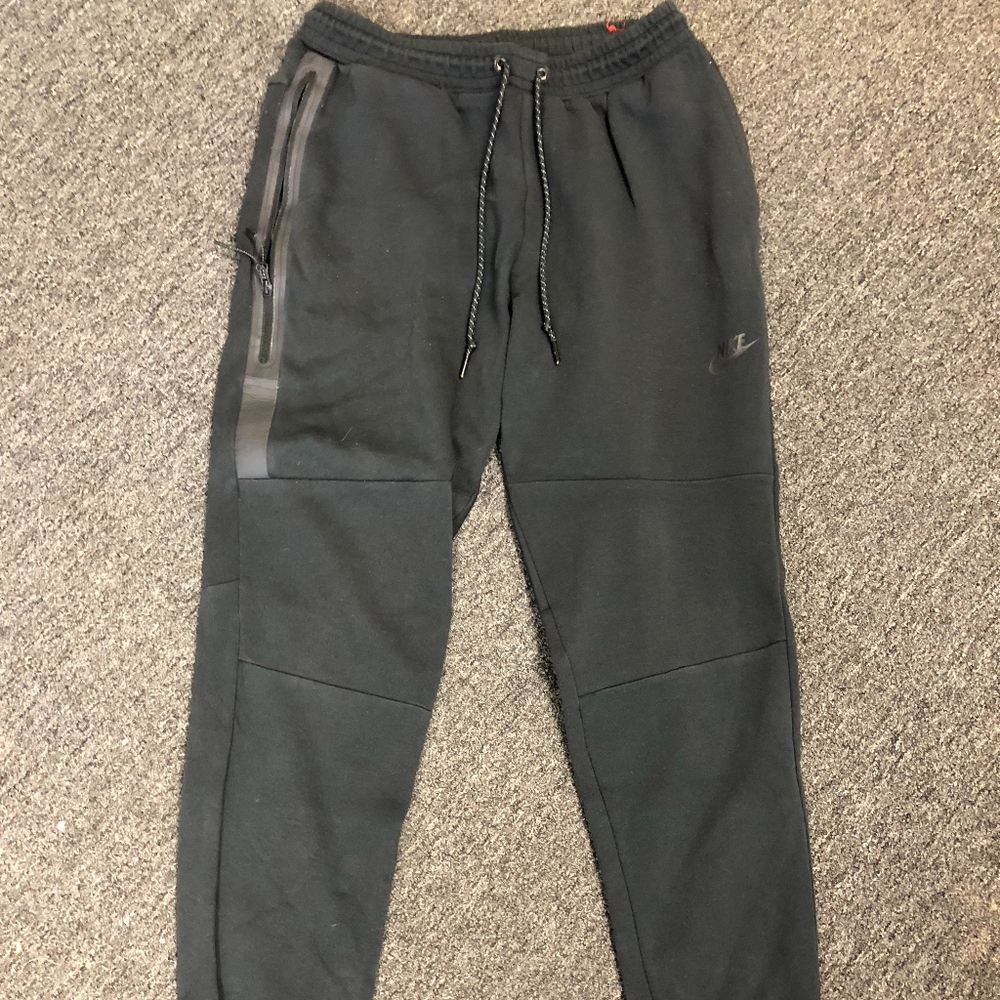 nike tech fleece pants